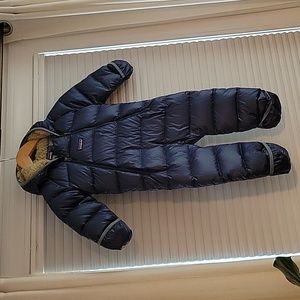Pristine condition patagonia baby snowsuit